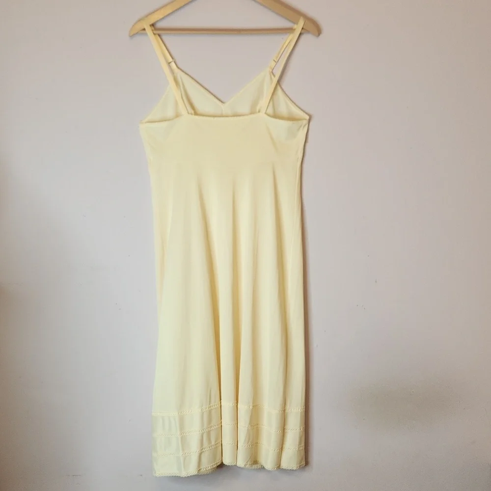 VTG LORRAINE Women’s Lace Trim Full Slip Nightgown, size 36 Tall